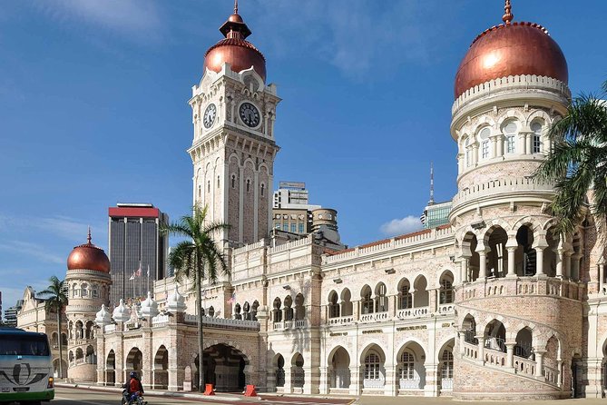 Kuala Lumpur Private City Highlights Tour - Petronas Twin Towers: the famous photo stop