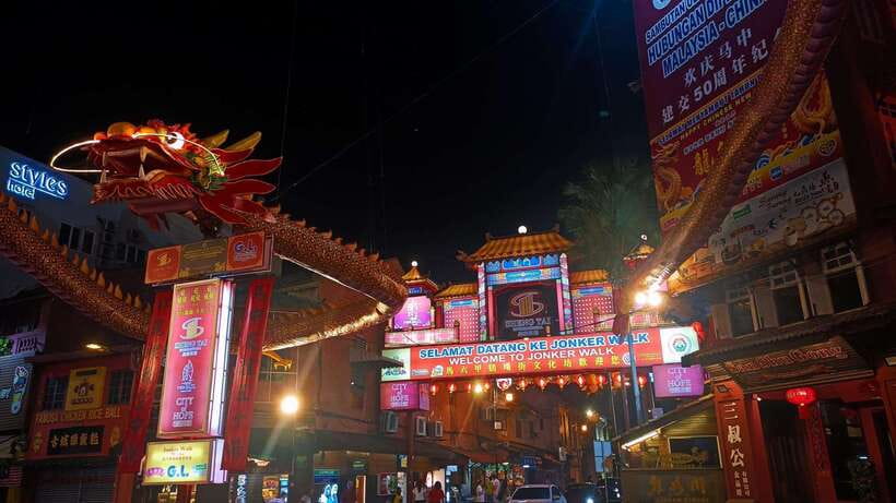 Kuala Lumpur: Private Malacca Night Tour w/Cruise & Trishaw - Climbing St. Paul’s Hill