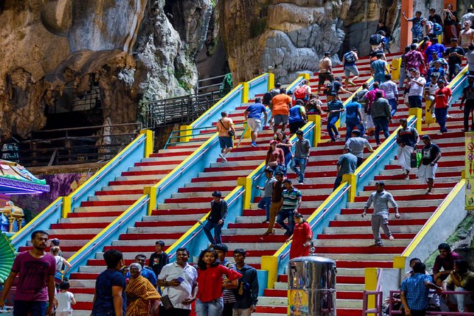 Kuala Lumpur Private Tour to Batu Caves Hotsprings And Waterfalls - The guides are part of the experience