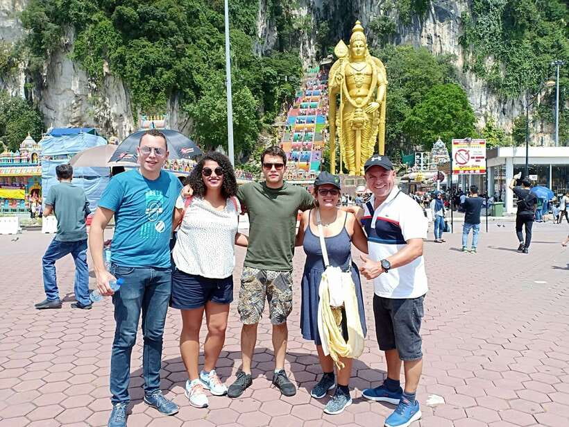 Kuala Lumpur: Private Tour to Genting Highland & Batu Caves - Riding the Genting Skyway above the jungle