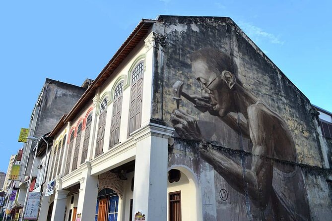 Kuala Lumpur's Nightlife Secrets and Street Food - Behind the doors of Chinatown’s newer bars