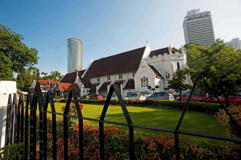 Kuala Lumpur: Temple & Shrine Private Half Day Tour - Buddhist Maha Vihara, a quiet change of pace