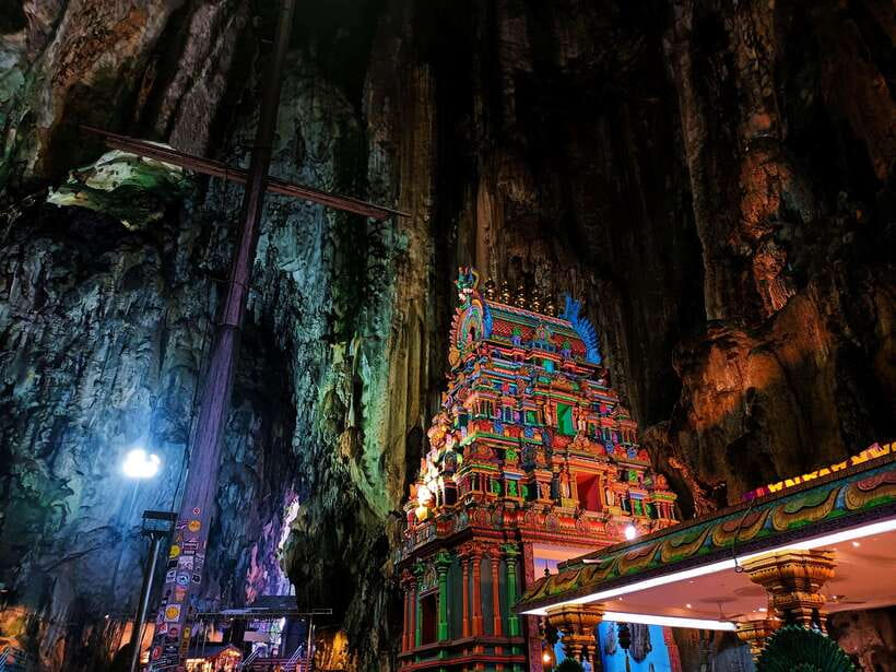 Kuala Lumpur: Temple & Shrine Private Half Day Tour - Thean Hou Temple’s carved details and gardens