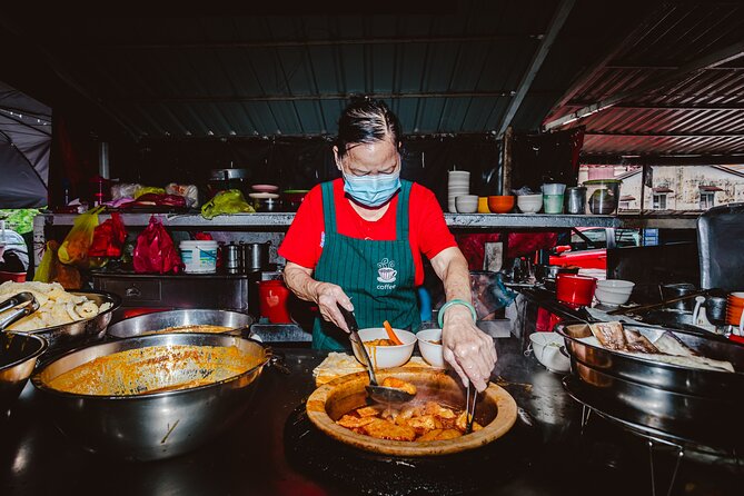 Laksa Lanes Kuala Lumpur Food Tour with 14+ Tastings - Petaling Street is your dining room