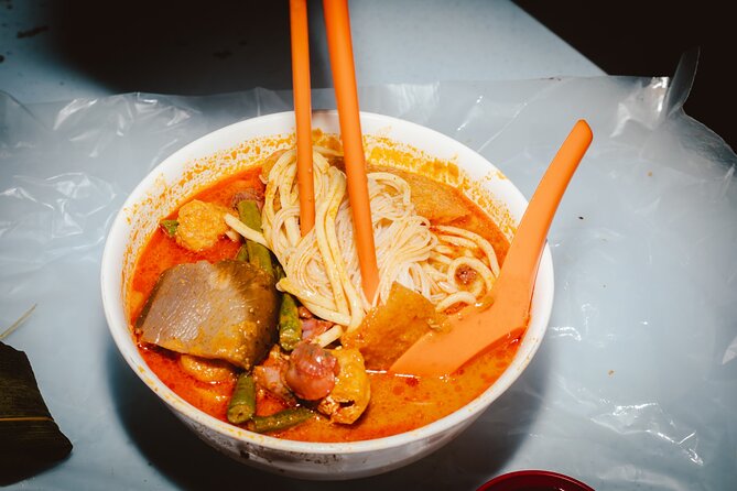 Laksa Lanes Kuala Lumpur Food Tour with 14+ Tastings - Temples and culture between the bites