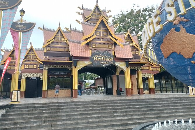 MALACCA DAY TRIP (Price based per Car) - How the $210 group price adds up