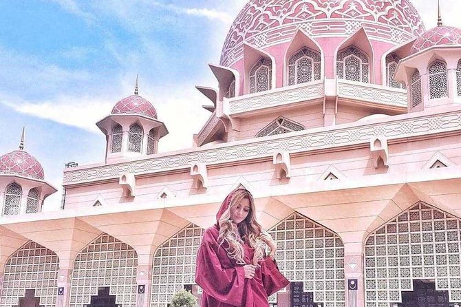 Malacca Instagram Tour: Most Famous Spots (Private & All-Inclusive) - The Malacca Straits Mosque on a man-made island