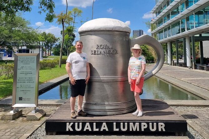 MALAYSIAN CULTURE, TRADITION and NATURE TOUR (All in One Day) - Chinatown and the first taste of local shopping