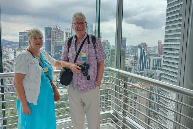 Petronas Twin Towers Special Entrance & Dining With Expert Guide - Dining on level 42 and what to expect