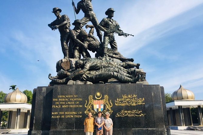 Private Full Day Kuala Lumpur City Tour with the Batu Caves - Royal Selangor: seeing pewter made
