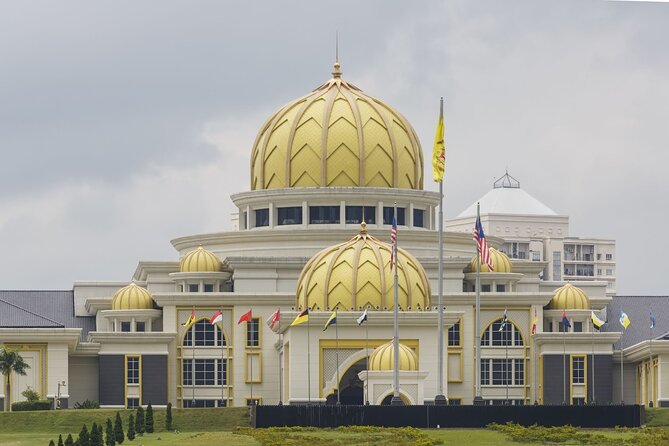 Private FullDay Tour includes Petronas Twin Towers & Batu Caves - Petronas Twin Towers and the Skybridge visit