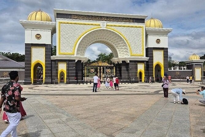 Private Half-Day Cultural Tour in Kuala Lumpur - Little India Brickfields: a neighborhood seen from the road