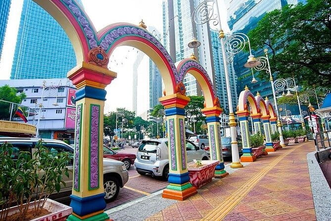 Private Half-Day Cultural Tour in Kuala Lumpur - National Mosque: Kuala Lumpur’s main Muslim landmark