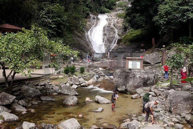 Private Kanching Waterfalls with Batu Caves & Ramayana Caves Tour - Batu Caves, limestone, and Hindu shrines