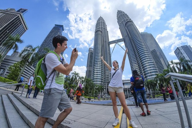 Private Kuala Lumpur Photographic Tour With Petronas Towers & Sky Box K.L Tower - National Monument and a short history stop