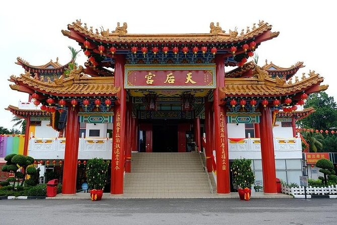 Private Shore Excursion from Klang Port to KL city tour - Batu Caves: a dramatic start outside the city