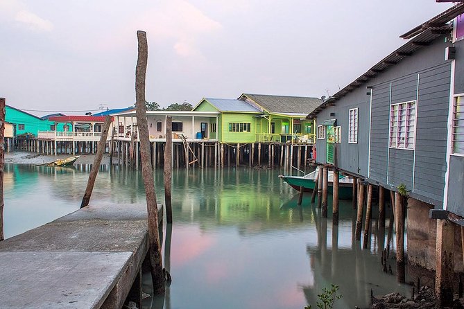 Private Tour: Crab Island Sightseeing Boat Ride and Seafood Lunch - Who will enjoy this private Pulau Ketam tour?