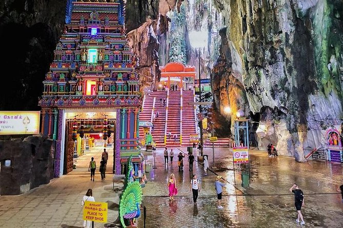 Private Tour Kuala Lumpur with Petronas Twin Towers Observation Deck & Batu Cave - Rising above Kuala Lumpur at the Petronas Twin Towers