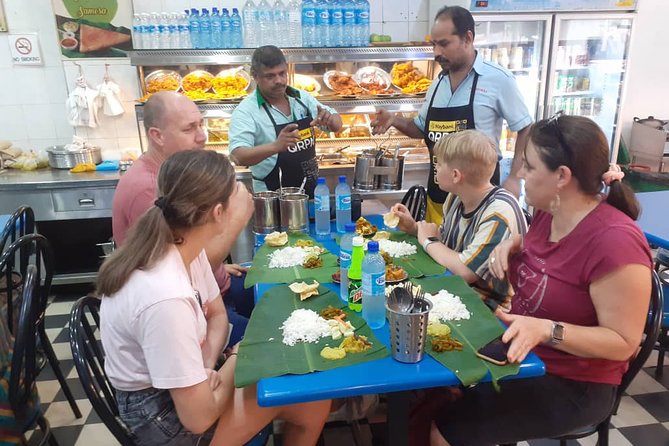 Private Tour : "Lepak-Lepak" at Local Night Market & Mamak Stall - Starting among the stalls at Jalan Alor