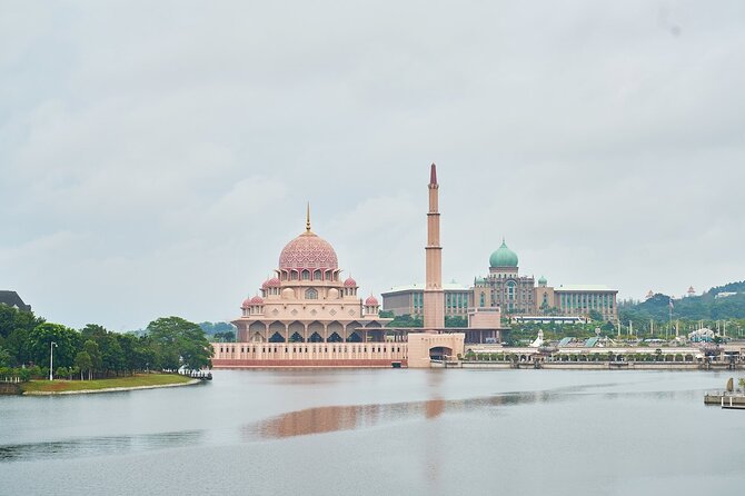 Putrajaya City Tour From Kuala Lumpur - Putra Mosque, the stop that earns the extra time
