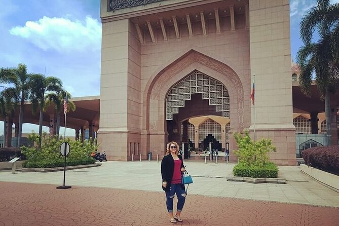 Putrajaya City Tour From Kuala Lumpur - The Moroccan Pavilion’s detailed decoration
