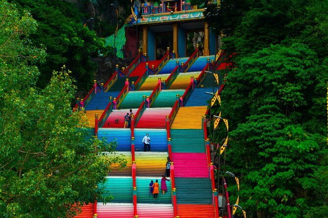 Putrajaya Tour From Kuala Lumpur Includes Batu Caves - Two very different Malaysian sights in one morning