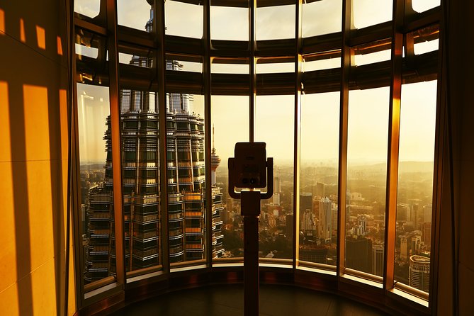 Skip the Line: Petronas Twin Towers Ticket With Skybridge Access - What happens at the Skybridge