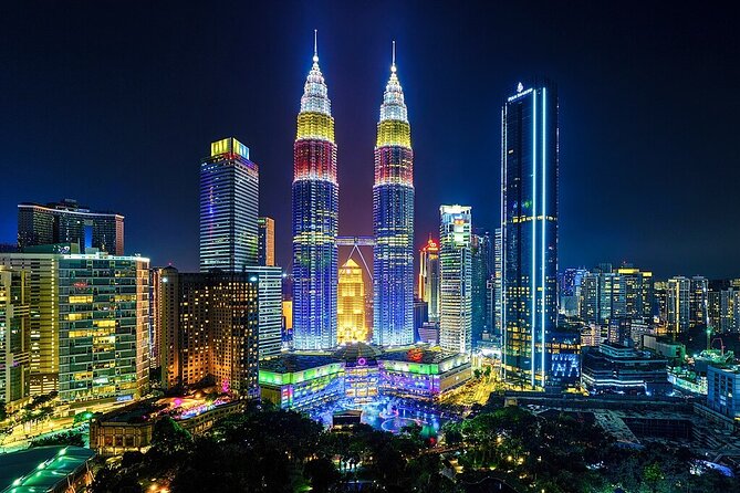 Sky-High Dining Experience at the Iconic Petronas Twin Towers - Meeting at KLCC without a stressful start