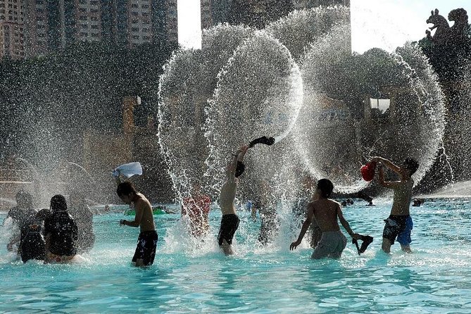 Sunway Lagoon Theme Park Day Trip from Kuala Lumpur - A quick Petronas Twin Towers photo stop
