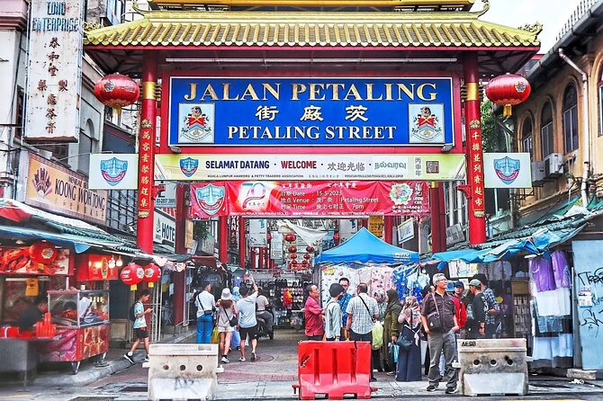 Ten Wonders Of Kuala Lumpur Shared Tour - National Mosque and the limits of timing