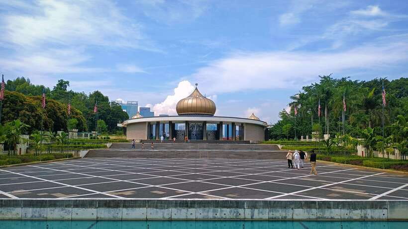 The Great Kuala Lumpur Tour with KL Tower Ticket & Lunch - Lunch at Restoran Nasi Kandar Pelita