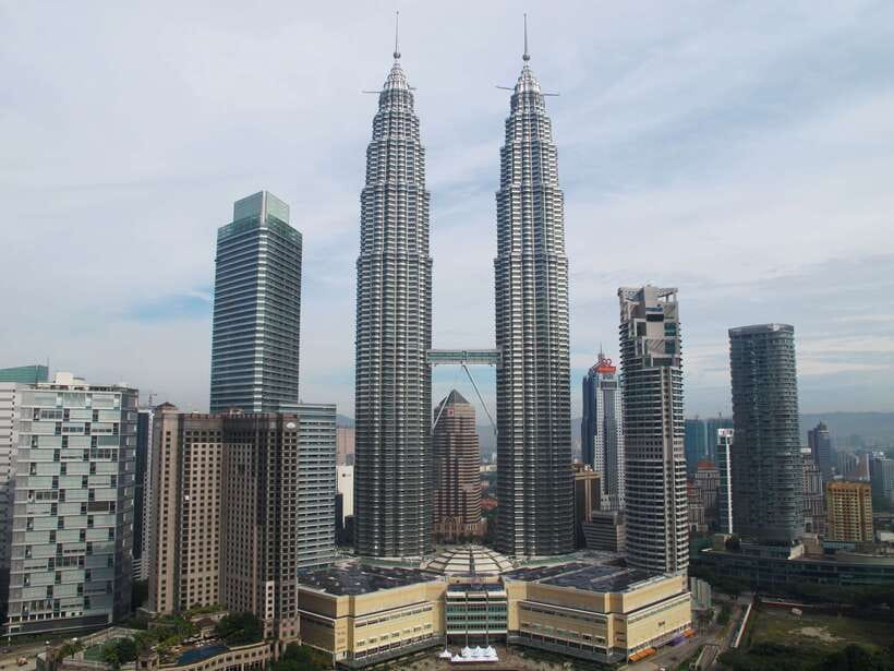 The Great Kuala Lumpur Tour with KL Tower Ticket & Lunch - Seeing the monarchy and national memorials