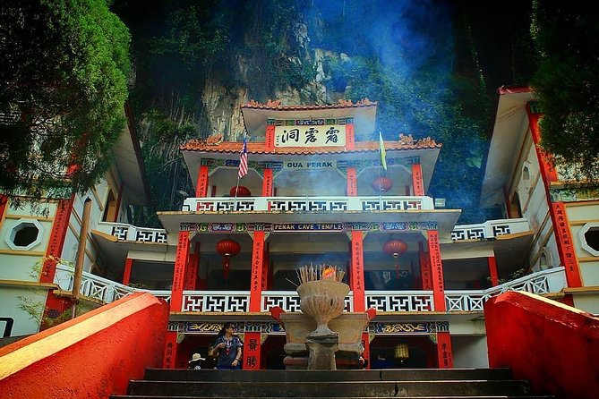Wildlife & Wonders: Orang Utan Island + Perak Cave Temple Tour - A short stop at the limestone cave temple